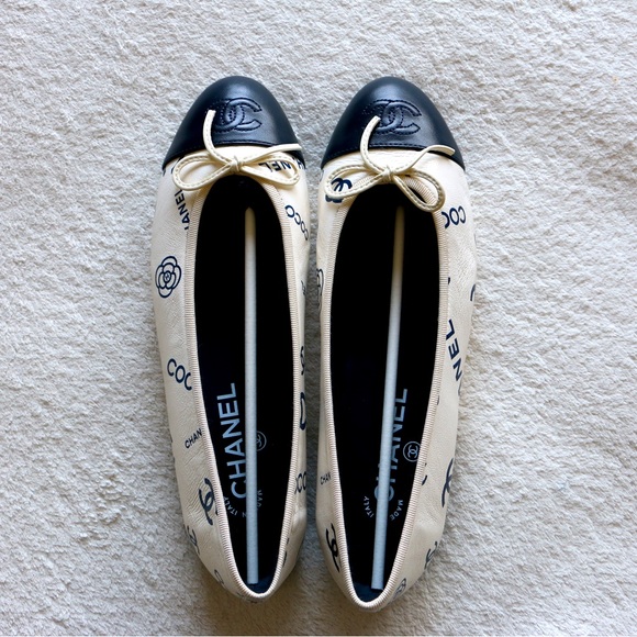 CHANEL | Shoes | Chanel Leather Classic Ballerina Cc Logo Flats